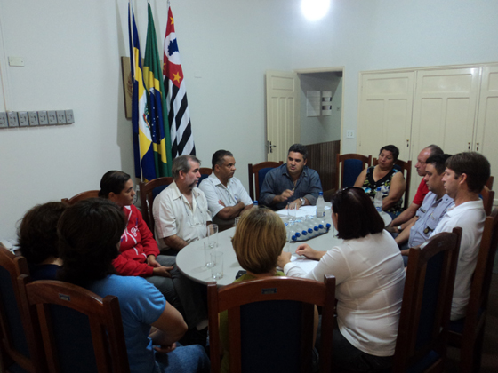 Participantes da reunião realizada na manhã do dia 15, na Câmara Municipal
